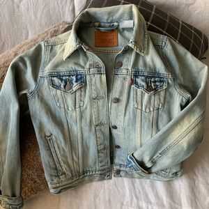 Levi’s medium women’s denim jacket. Oversized